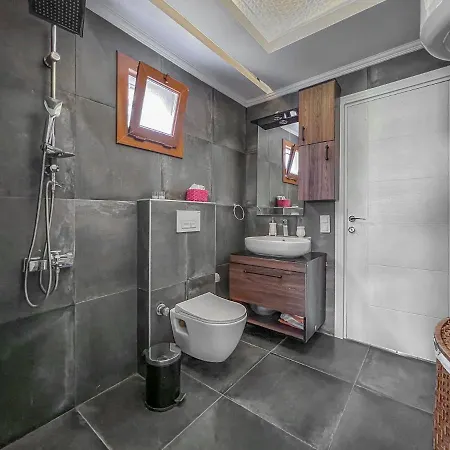 Apartment Fabulous 2 Bedroom Flat With Amazing View In Yalikavak *