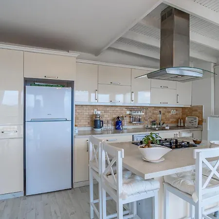 Fabulous 2 BR Flat With Amazing View in Yalıkavak *