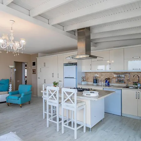 Fabulous 2 Bedroom Flat With Amazing View In Yalikavak 博德鲁姆